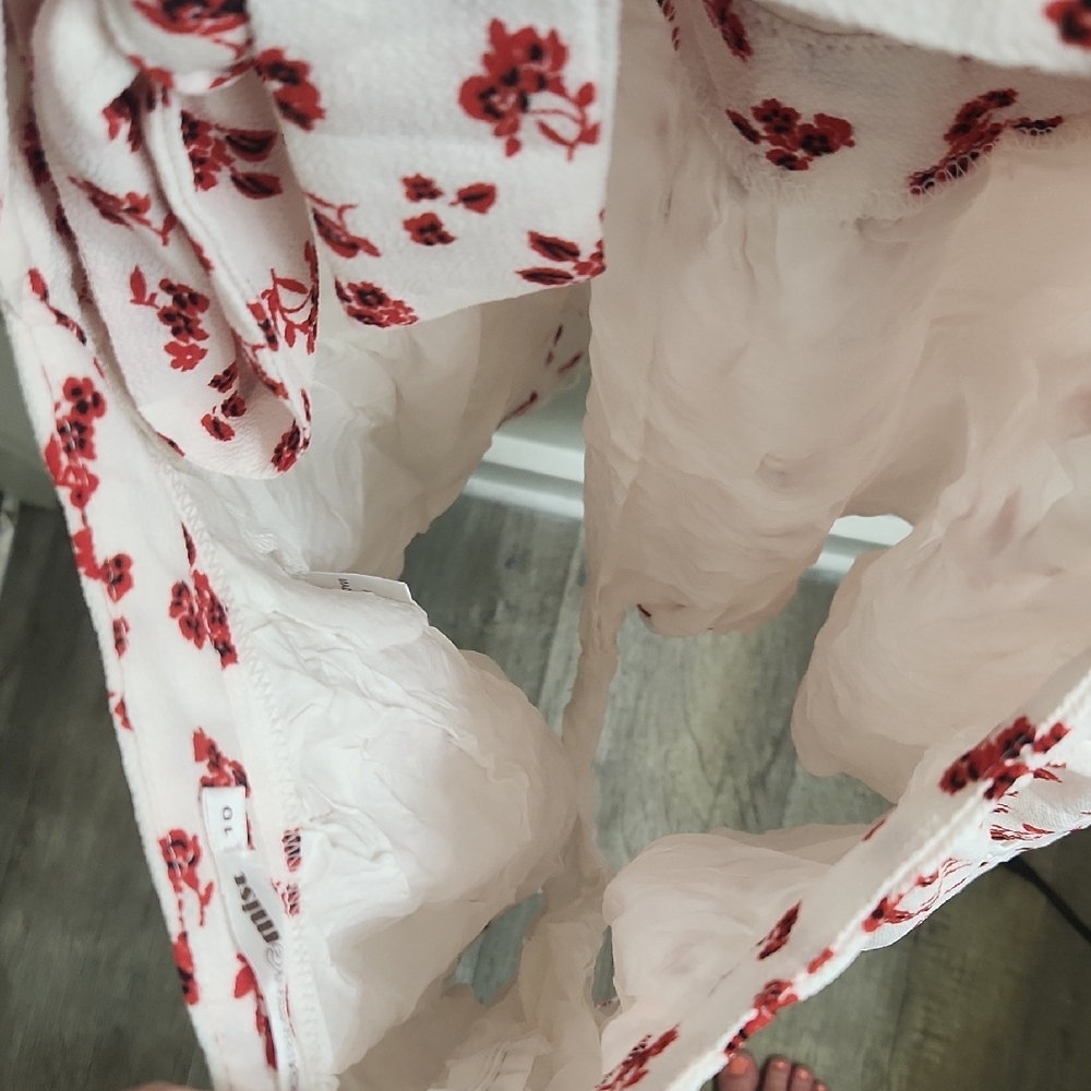 Floral Ruffle Sleeveless Top - Picture 9 of 10